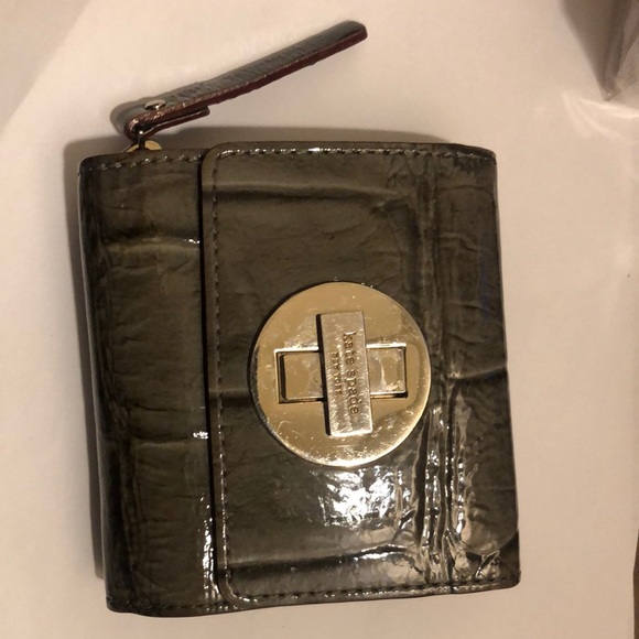 Kate Spade New York Croc Embossed Patent Leather Wallet Trifold ID Coin Bill CC - Picture 3 of 10